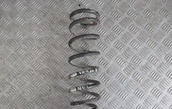 Toyota Corolla Verso AR10 Rear coil spring
