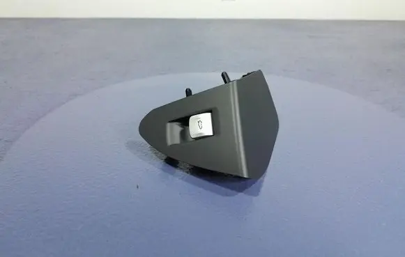 Tailgate opening switch