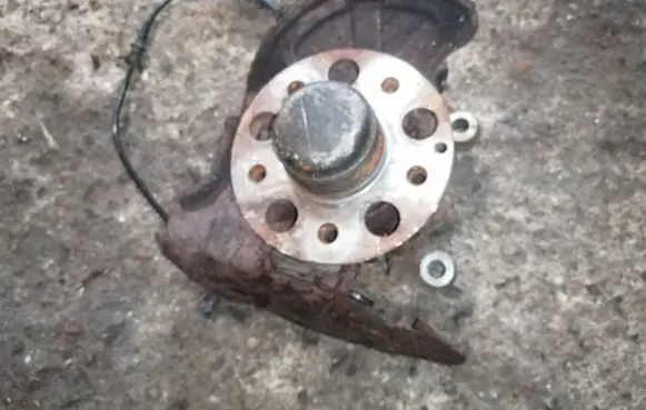 Mercedes-Benz CLC CL203 Front wheel hub