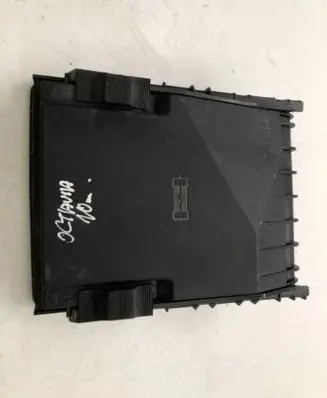 Skoda Octavia Mk2 (1Z) Fuse box cover 1K0937132F 1K0937132G
