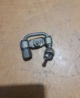Fuel injector supply line/pipe