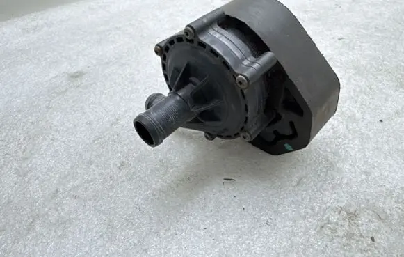 Tesla Model S Electric auxiliary coolant/water pump 600737300C