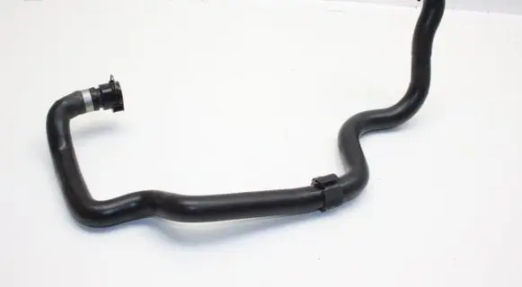 Volkswagen Golf VII Engine coolant pipe/hose
