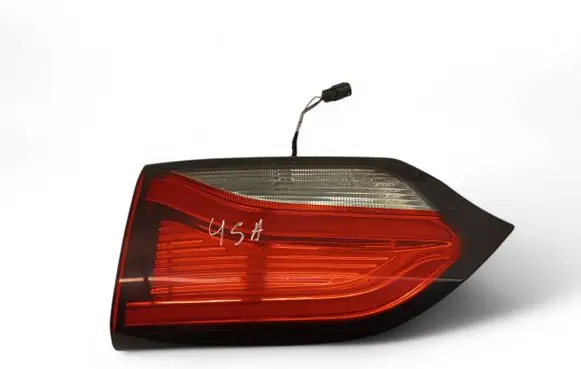 Chrysler Pacifica Tailgate rear/tail lights P68228940AE