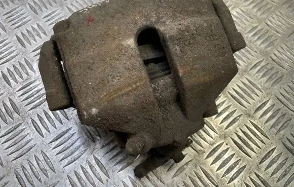 Skoda Superb B6 (3T) Front brake caliper