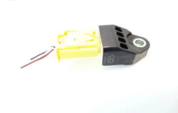 Toyota Auris E180 Airbag deployment crash/impact sensor 8983102140