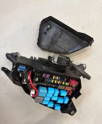 Toyota RAV 4 (XA50) Fuse box set 8262033130