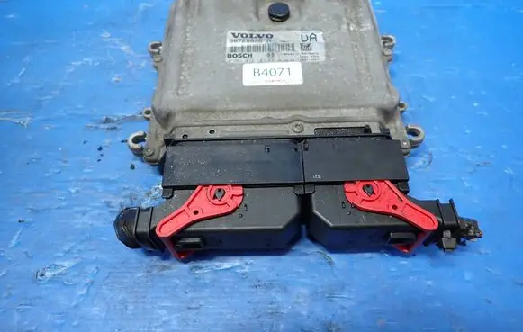 Volvo XC60 Engine control unit/module 30729826A 0281012103 1039S10667