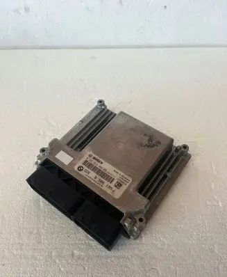 BMW 5 E60 E61 Engine control unit/module 8506199
