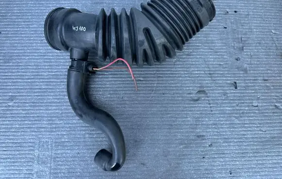 Jeep Grand Cherokee (WJ) Turbo air intake inlet pipe/hose A6650940009