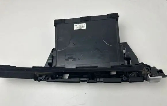 BMW 7 F01 F02 F03 F04 Glove box 9119796 0172913Z