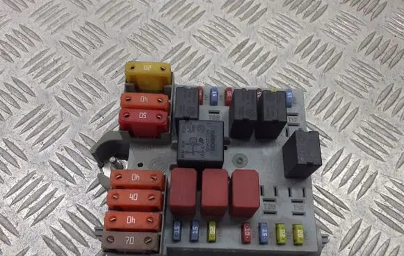 Alfa Romeo 159 Fuse box cover 50508214