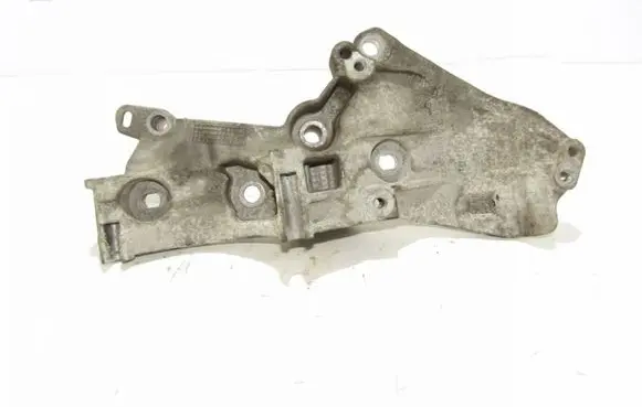 Nissan Qashqai Generator/alternator bracket 8200669495