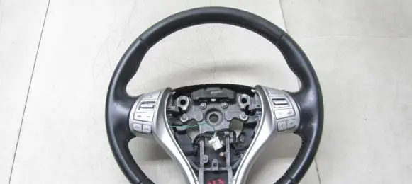Nissan Qashqai Steering wheel