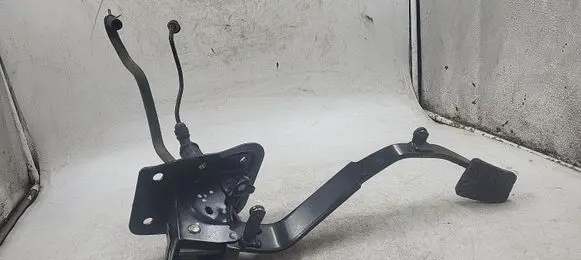 Mitsubishi Lancer X Brake pedal 