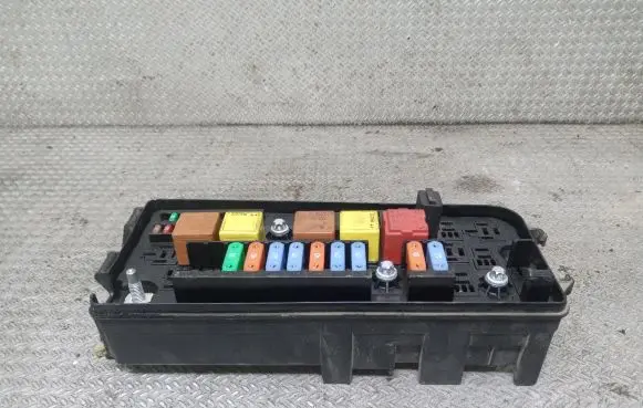 Opel Signum Fuse module 460023260
