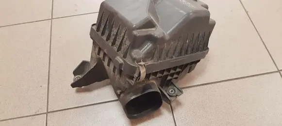 Honda CR-V Air filter box