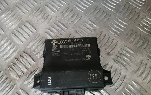 Audi A4 S4 B8 8K Gateway control module 8T0907468H