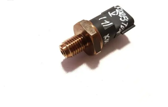 Fuel pressure sensor