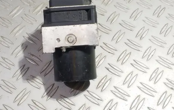Skoda Fabia Mk2 (5J) ABS Pump 6R0614117D 0265231945 6R0907379CH05