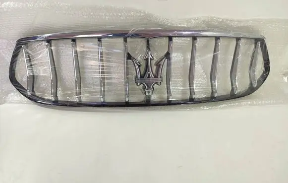 Maserati Quattroporte Front bumper upper radiator grill 673007000