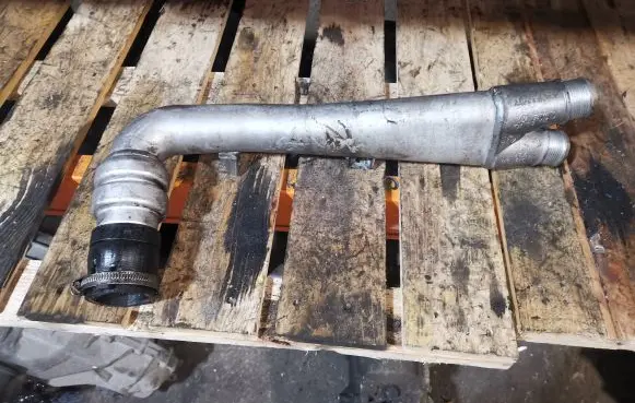 Audi Q7 4L Intercooler hose/pipe 7L6145945F