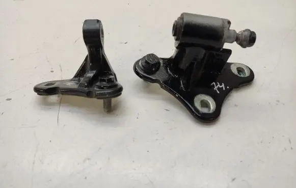 Mercedes-Benz ML W164 Front door hinge set LIW46