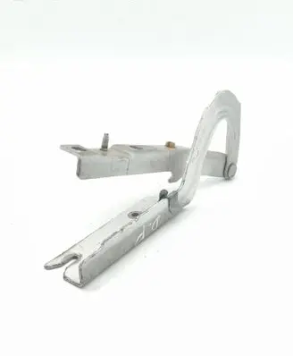 Engine bonnet/hood hinges