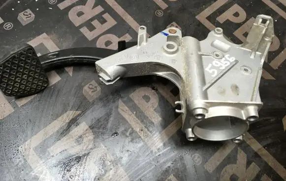 BMW X5 E53 Brake pedal 1165696 FHL02001101