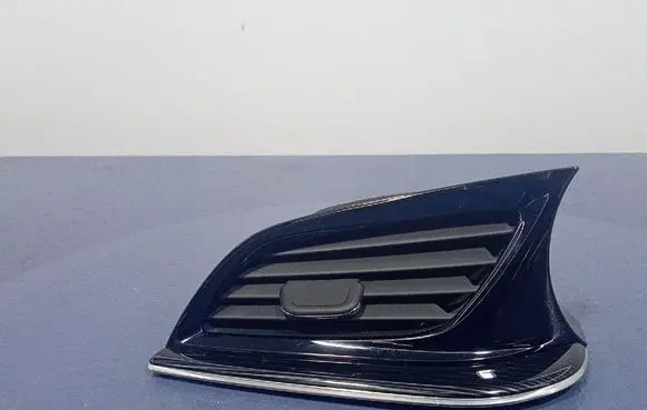Dashboard side air vent grill/cover trim