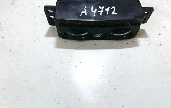 Toyota Avensis T250 Seat heating switch 453417