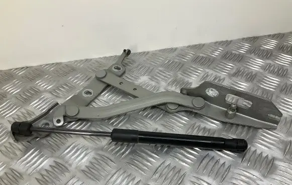 Audi A5 8T 8F Tailgate/trunk/boot hinge 8F0827302A