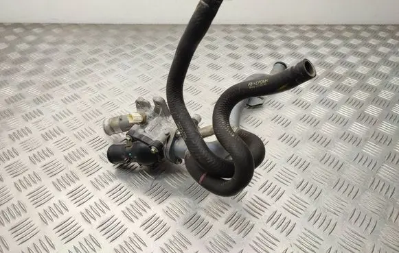 Mazda 2 Thermostat/thermostat housing PE0115172