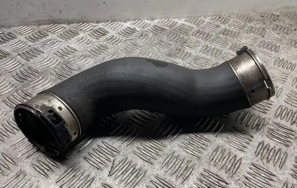 BMW 5 F10 F11 Intercooler hose/pipe