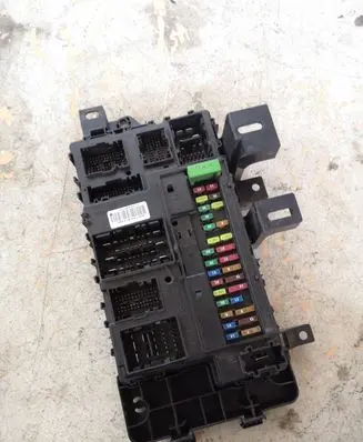 Ford Mustang VI Fuse module FR3T15604 A2C7432871100