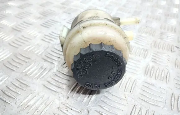 KIA Sorento Power steering fluid tank/reservoir