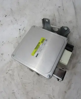 Toyota RAV 4 (XA30) Voltage converter/converter module KRIS235789