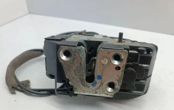 Nissan Note (E11) Rear door lock 1706C