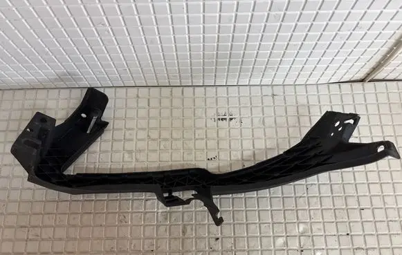Subaru Legacy Headlight/headlamp mounting bracket 