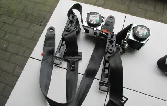 Ford C-MAX I Seat belt trim 