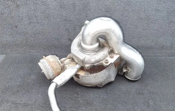 Audi A8 S8 D2 4D Turbo 057145722A