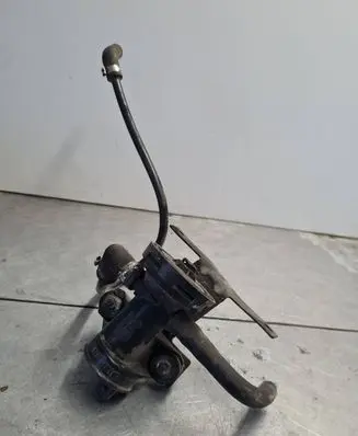 Volkswagen Transporter - Caravelle T4 Coolant heater control valve 023906281