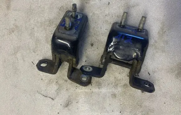 Rear door hinge set