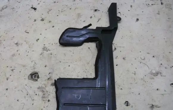 Nissan X-Trail T32 Radiator trim 