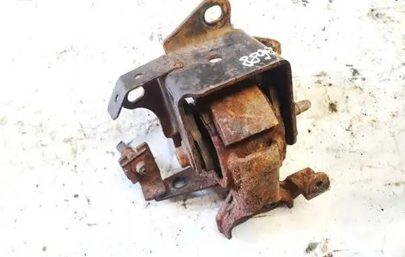Engine mount bracket