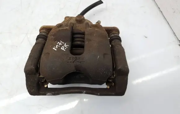 Renault Clio IV Front brake caliper 