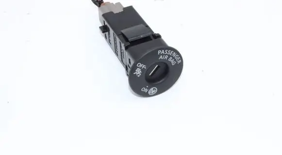 Nissan Leaf II (ZE1) Passenger airbag on/off switch 