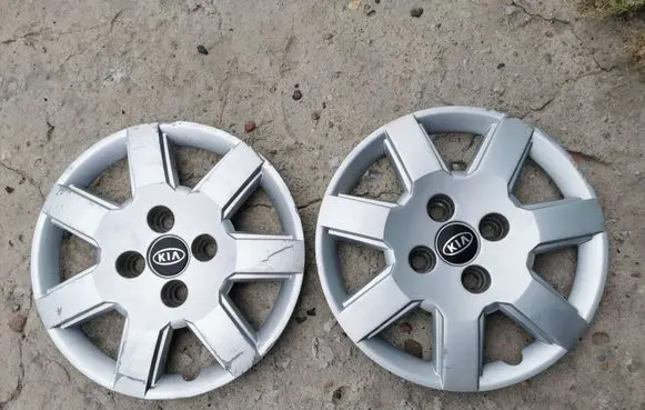 KIA Rio R15 wheel hub/cap/trim 01K2JN37170