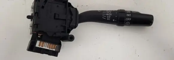 Toyota Avensis T250 Wiper control stalk 173654