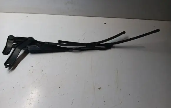 Mercedes-Benz E AMG W212 Front wiper blade arm 3392125703